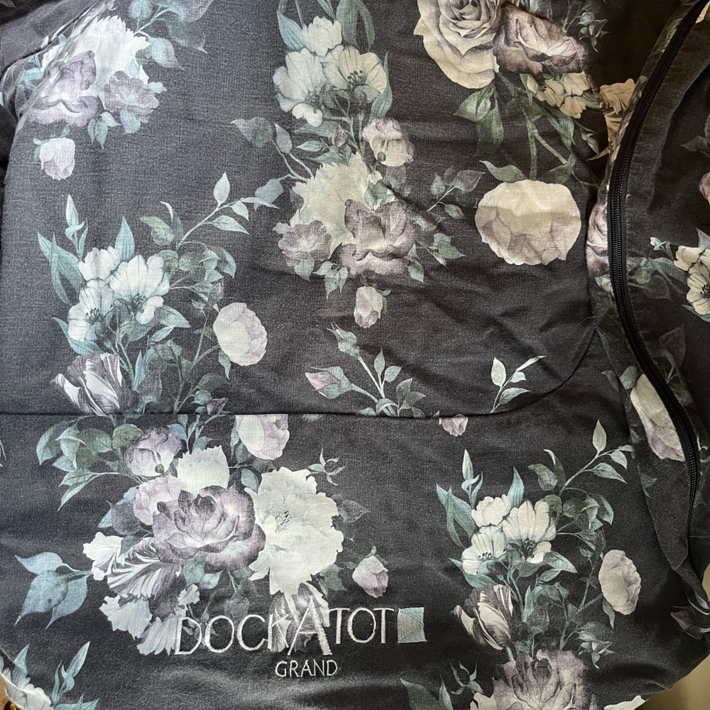 DockATot Grand dock stage 2 lounging dock
*COVER ONLY*